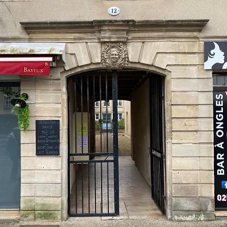 Dday 80e A Cote De La Cathedrale Bayeux