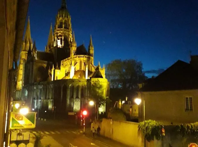 Dday 80e A Cote De La Cathedrale Apartment Bayeux